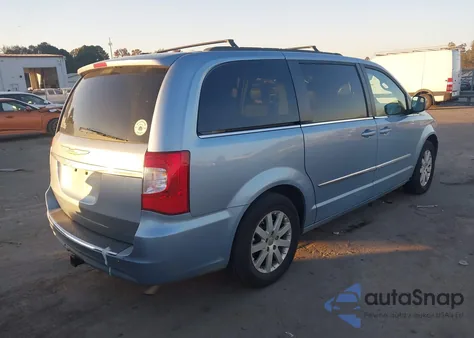 2013 Chrysler Town & Country Touring z USA, uszkodzony, nr VIN 2C4RC1BG6DR802949